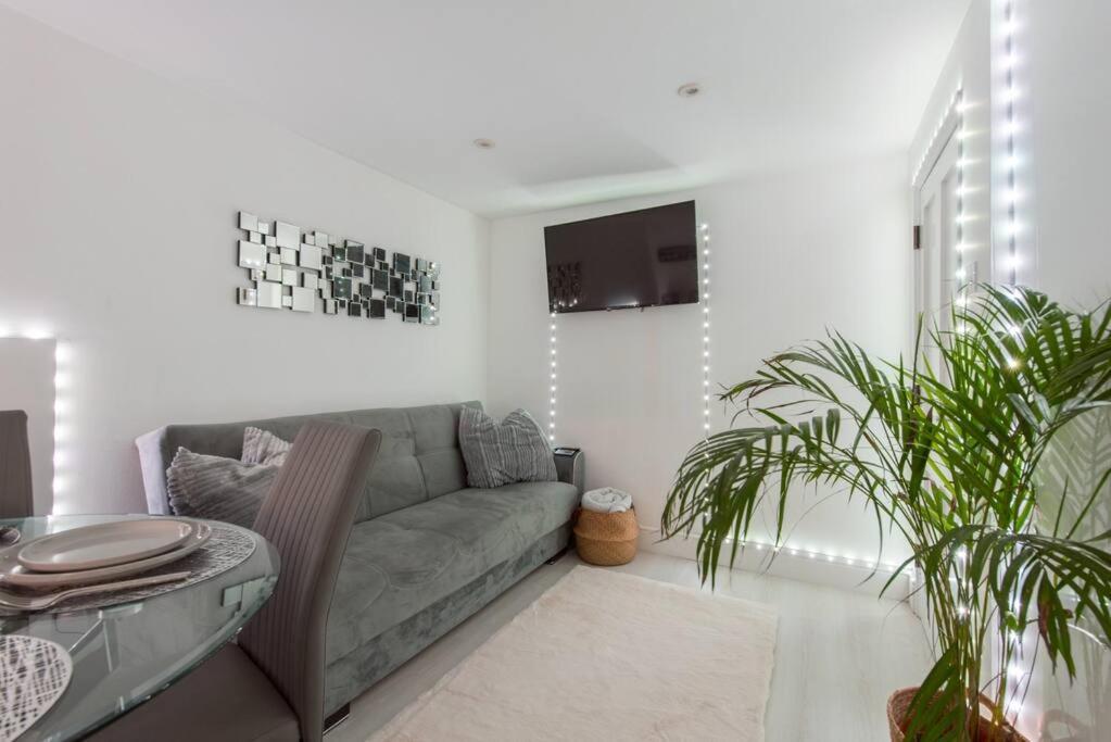 Parade Gardens Boutique Apartments- Central, Grade I Listed, 4K Tvs, Hidden Views バース エクステリア 写真